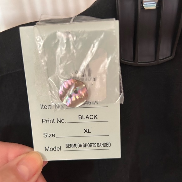 Vintage Pineapple Moon 100% Silk Black Women’s Size XL Bermuda Shorts Deadstock - Picture 5 of 7